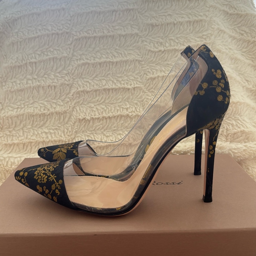 Gianvito Rossi Heels - Picture 6 of 10